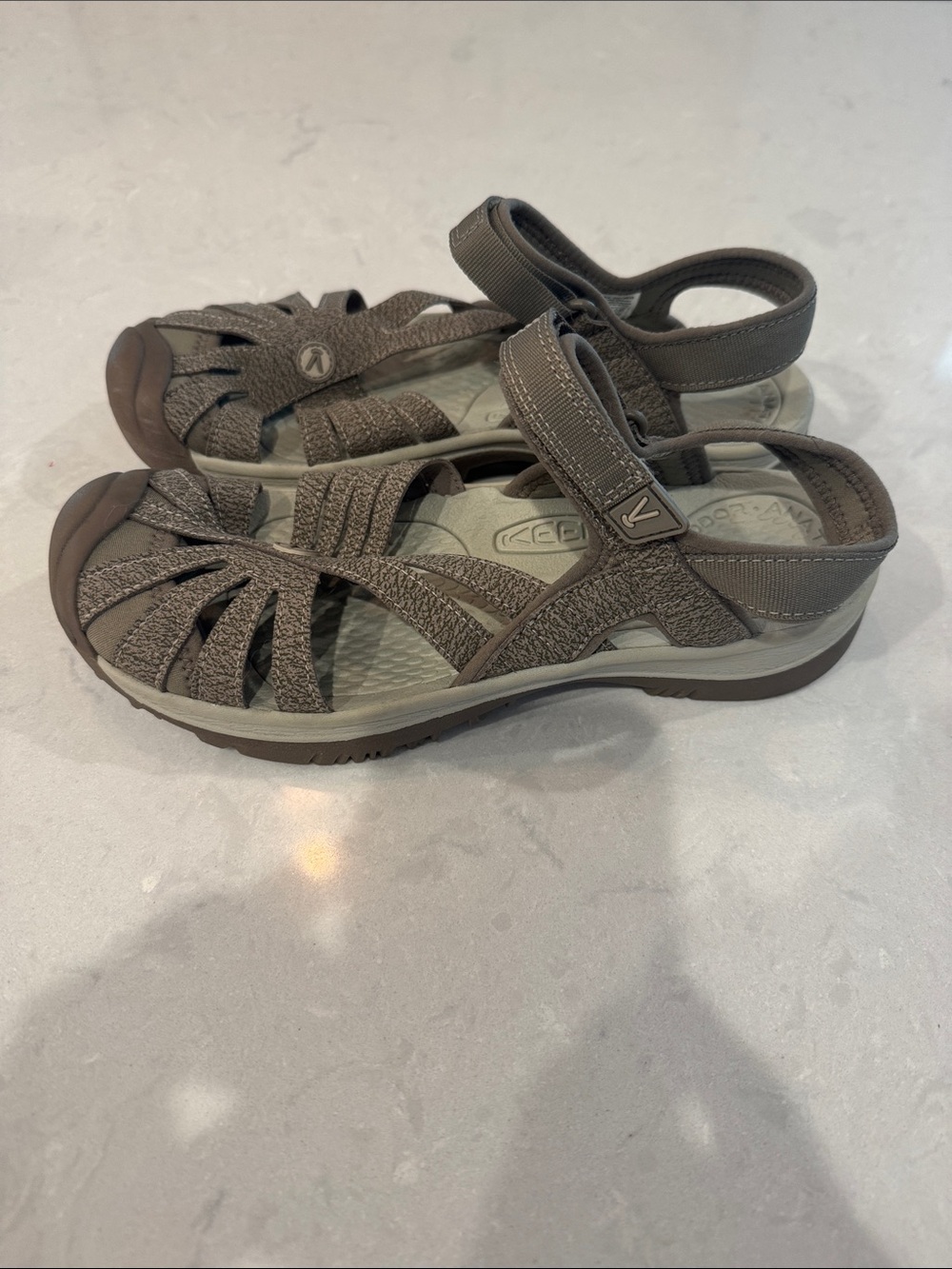 Keen Women's Rose Tan Hook-and-Loop Sport Sandals Size 8.5 NWOT